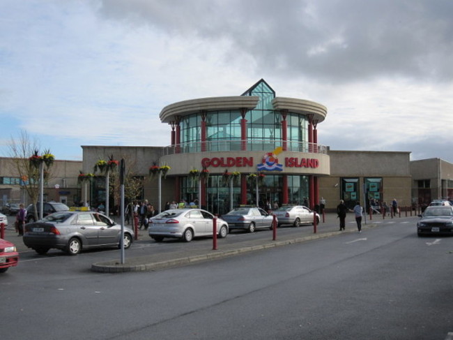 800px-GoldenIslandShoppingCentreAthlone