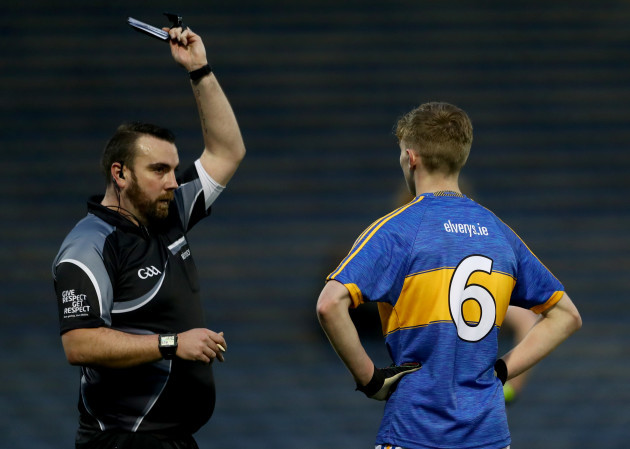 Donnacha O'Callaghan issues Kevin Hayes with a second card that resulted in a red card