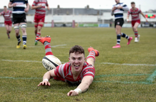 Ronan Quinn scores their first try of the game