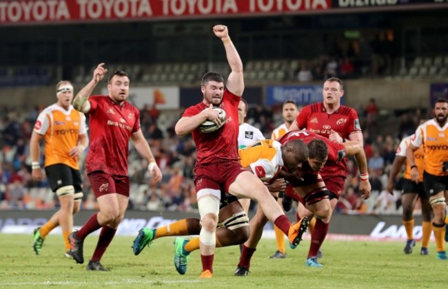 Oupa Mohoje with Sammy Arnold and Gerbrandt Grobler