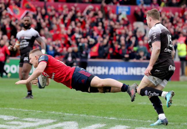 Andrew Conway scores a try