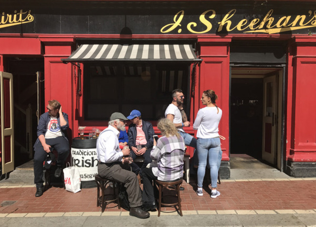 HOT IN THE CITY_90543031 (1)