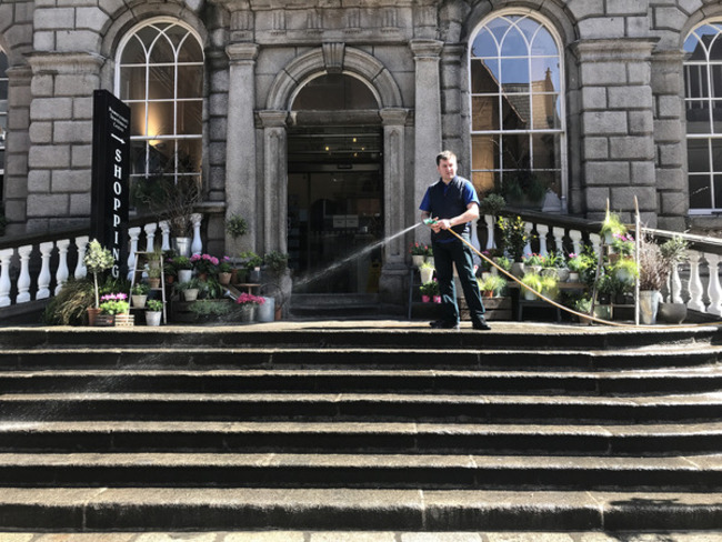 HOT IN THE CITY 2047_90542993