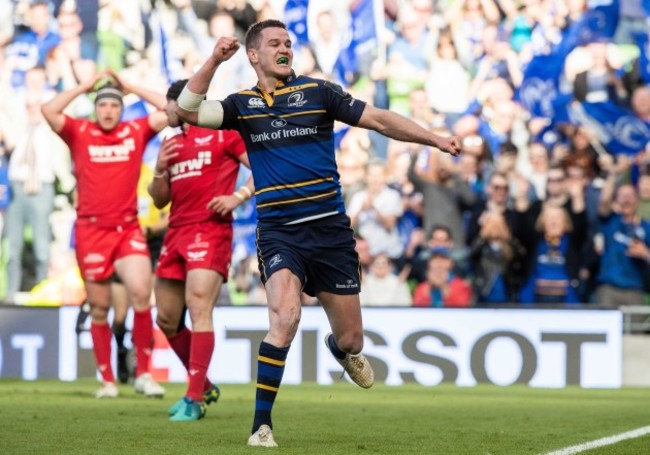 Jonathan Sexton celebrates scoring a try