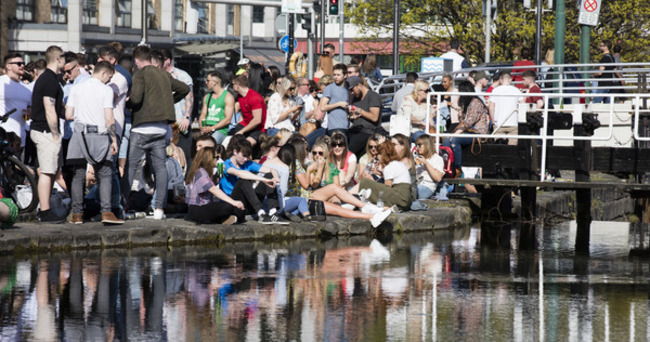 HOT ON THE GRAND CANAL 758A9872_90543047