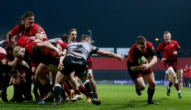 Mike Sherry scores a try