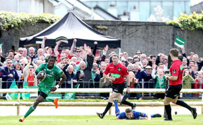 Niyi Adeolokun scores his sides first try