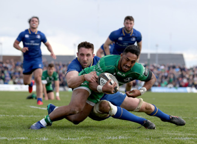 Bundee Aki scores a try despite Jack Conan