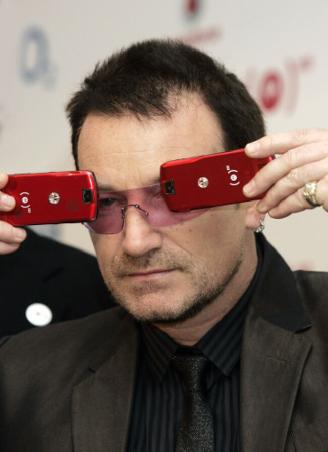 Bono promotes motorola red carphone for charity, Oxford Street - London