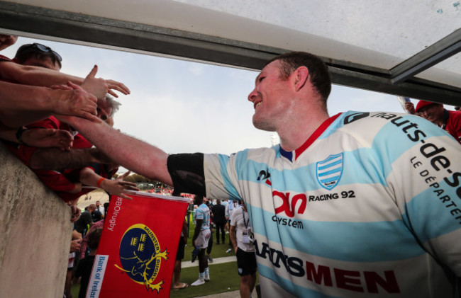 Racing 92&rsquo;s Donnacha Ryan with Munster fans