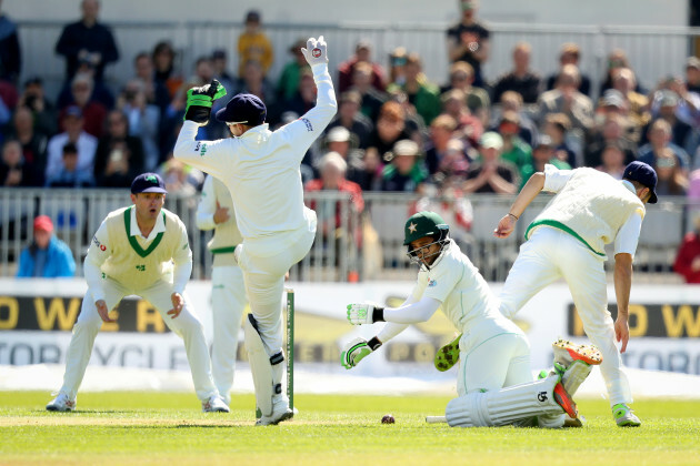 Tyrone Kane collides with Imam-ul-Haq