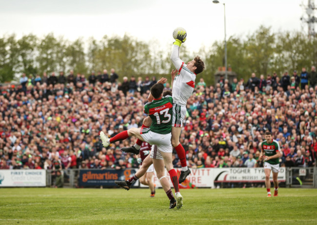 David Clarke catches a high ball