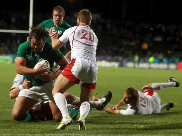 Tony Buckley scores a try