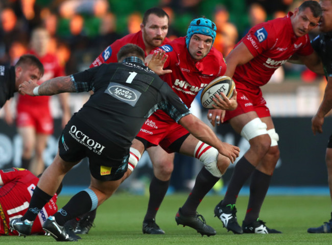 Tadhg Beirne with Jamie Bhatti