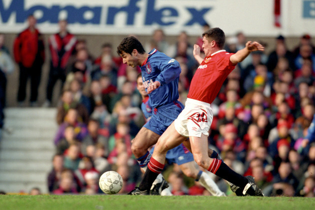 Soccer - FA Carling Premiership - Manchester United v Chelsea - Old Trafford