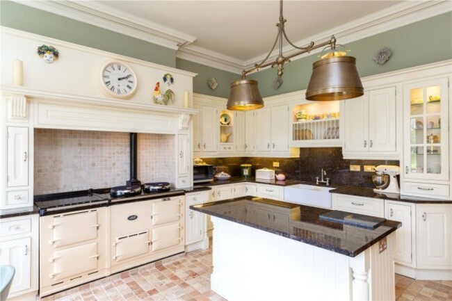 936c85f1b2b15f7f702513d81a435c5b