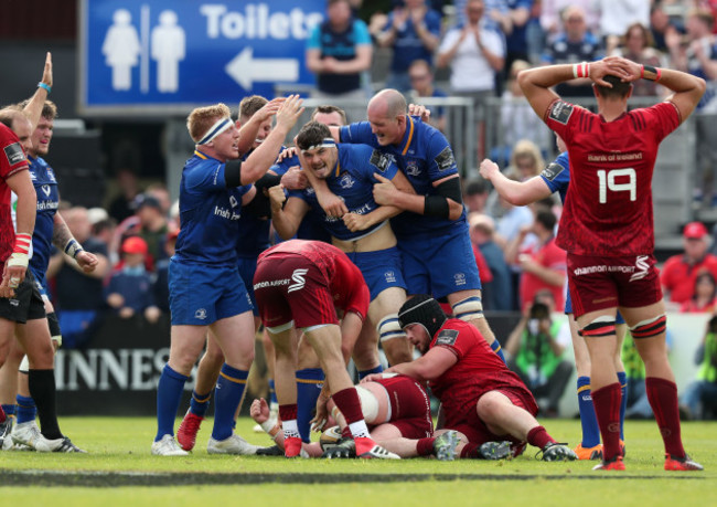 Max Deegan and teammates celebrate winning a penalty in the final moments of the game