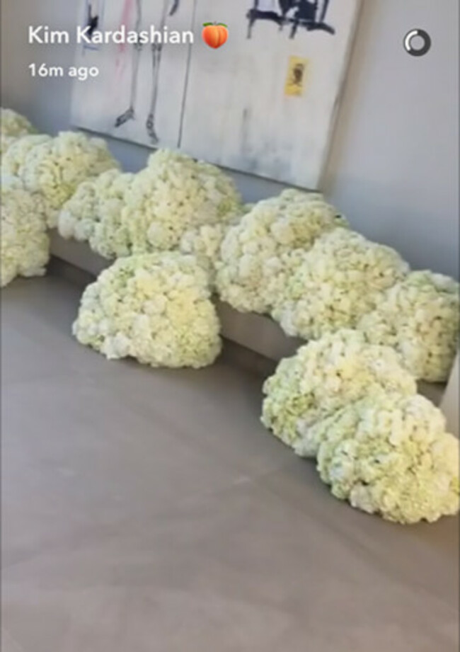 kanye-west-gifts-kim-kardashian-with-dozens-of-floating-flowers-ftr1