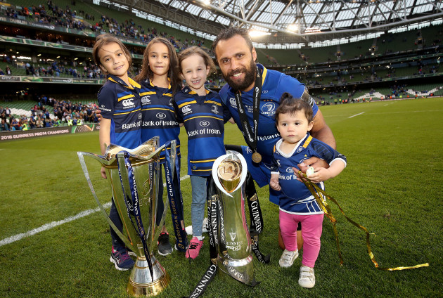 Isa Nacewa celebrates with his four daughters