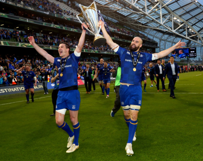 Jonathan Sexton and Scott Fardy celebrates