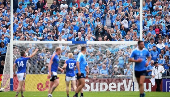 Dublin fans applaud Wicklow's first point