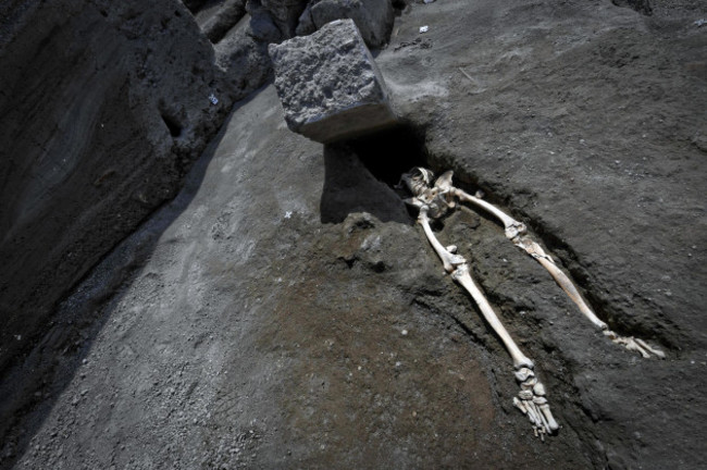 Italy Pompeii Skeleton