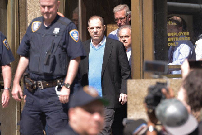NY: Harvey Weinstein leaves Criminal Courts Building