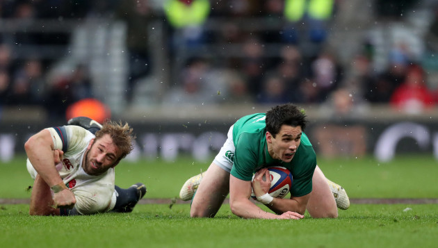 England’s Chris Robshaw and Ireland’s  Joey Carbery