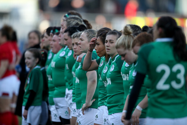 Niamh Briggs and Sene Naoupu before the anthems