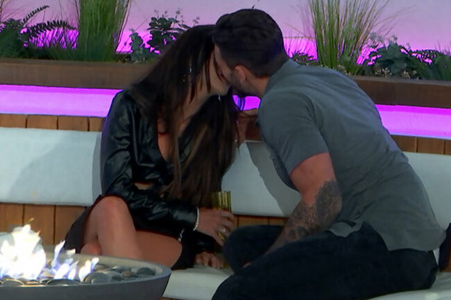 Love-Island-s-Adam-and-Rosie-1357655