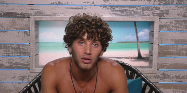 landscape-1528124186-love-island-sr4-ep1-49