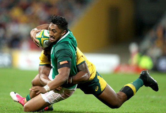 Samu Kerevi tackles Bundee Aki