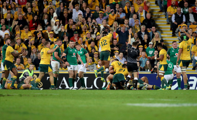 Australia players celebrate David Pocock's try