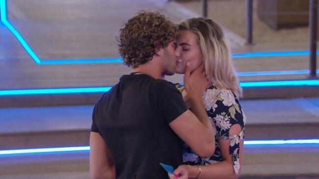 love-island-sr4-ep8-45-jpg-1528798245