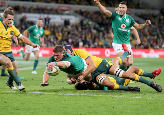 Tadhg Furlong scores his sides second try