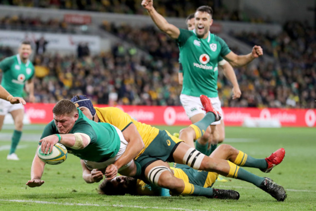 Tadhg Furlong scores his sides second try