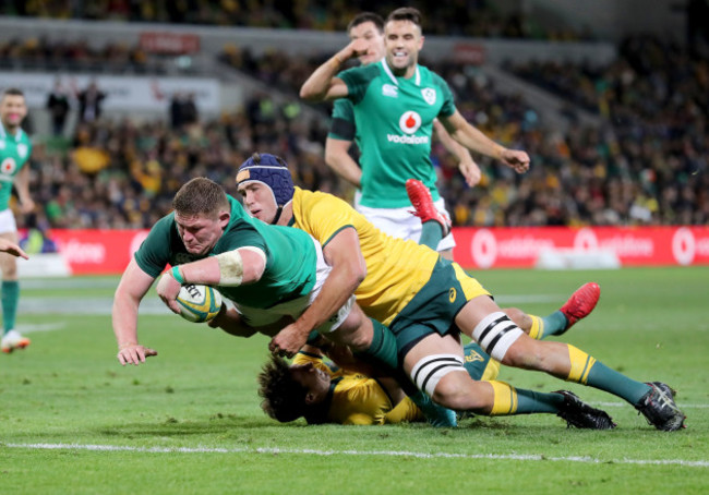 Tadhg Furlong scores his sides second try