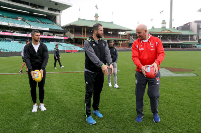 Rob Kearney and Andy Farrell with assistant coach Tadhg Kennelly