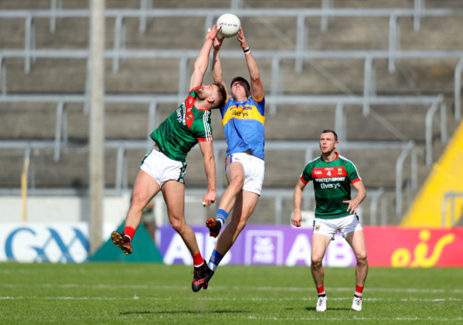 Aidan O’Shea and Keith Higgins with Steven O’Brien