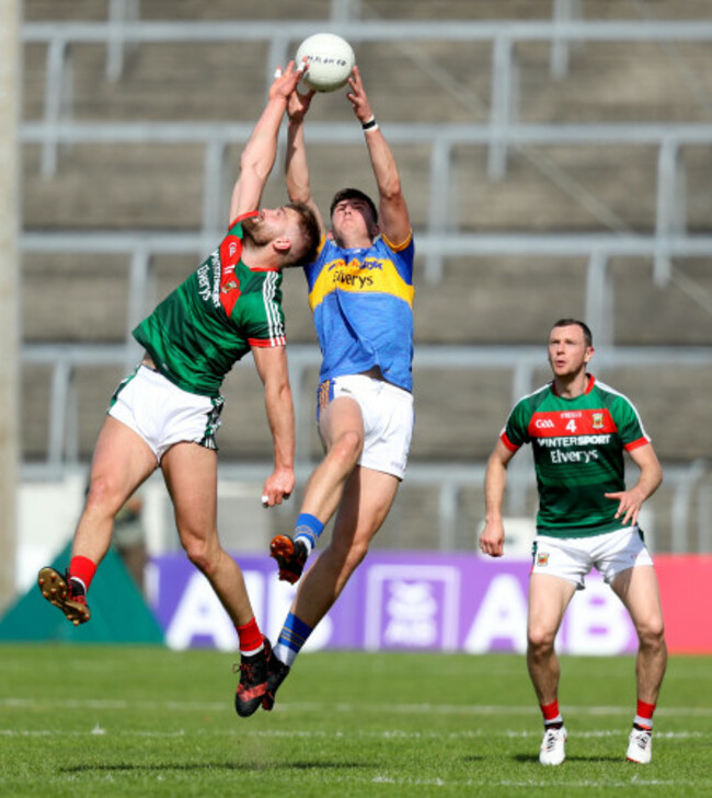Aidan O&rsquo;Shea and Keith Higgins with Steven O&rsquo;Brien