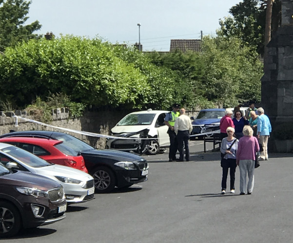 Car hits pedestrians in Clondalkin