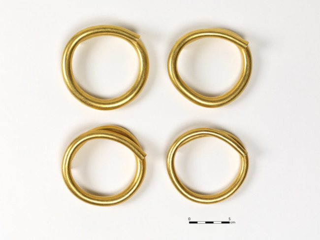 Gold artefacts