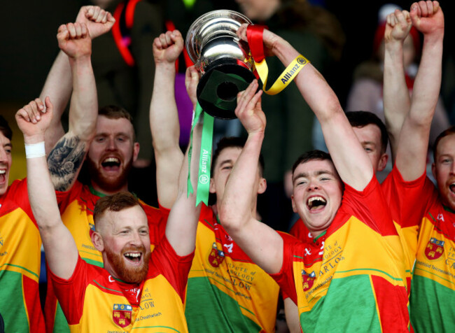 Richard Coady and Diarmuid Byrne lift the trophy