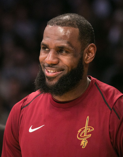LeBron James signs with Lakers