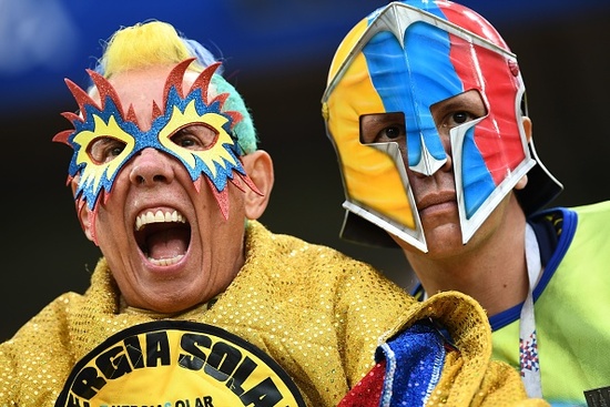 FBL-WC-2018-MATCH56-COL-ENG-FANS