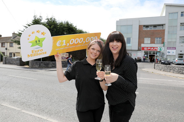 _Spar store in the Ballybrit Technology Park in Parkmore, Co, Galway sell winning €1 million Euro EuroMillions Raffle Draw 0P3A0142 copy