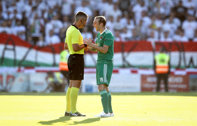 Karl Sheppard with Referee Radu Petrescu