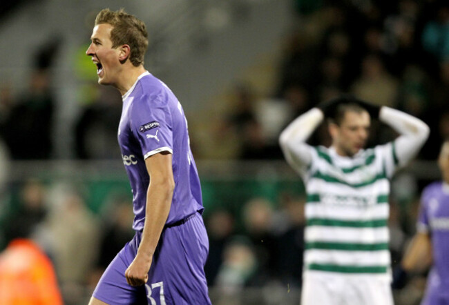 Harry Kane celebrates scoring his sides 4th goal