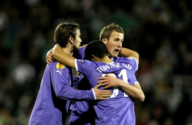 Harry Kane celebrates with Niko Kranjcar and Andros Townsend