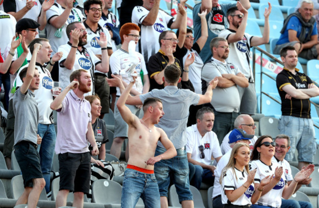 Dundalk fans celebrate their sides first goal